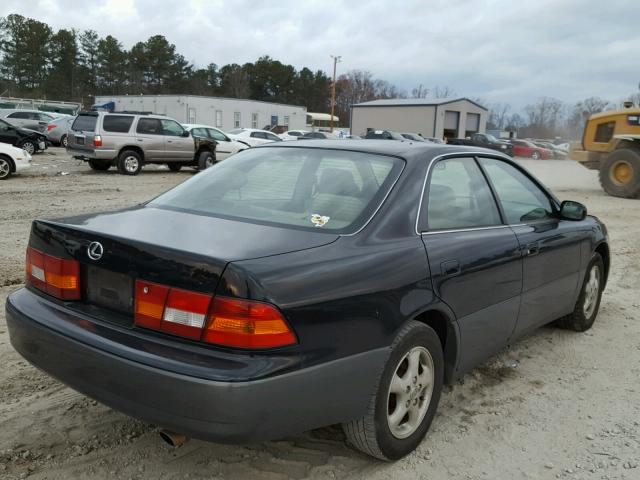 JT8BF28G9X0231069 - 1999 LEXUS ES 300 BLACK photo 4