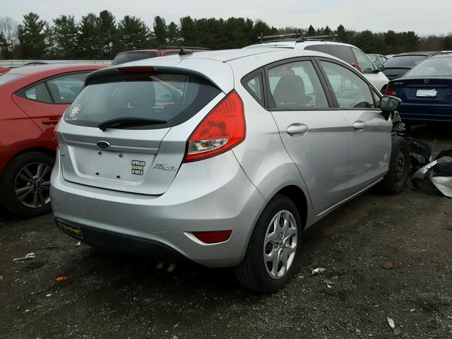 3FADP4EJ0CM221532 - 2012 FORD FIESTA SE SILVER photo 4