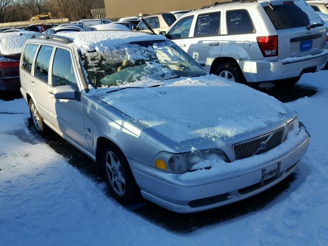 YV1LW61J6Y2709550 - 2000 VOLVO V70 BASE SILVER photo 1