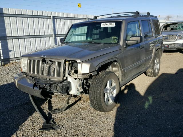 1J8HG48K06C212201 - 2006 JEEP COMMANDER GOLD photo 2