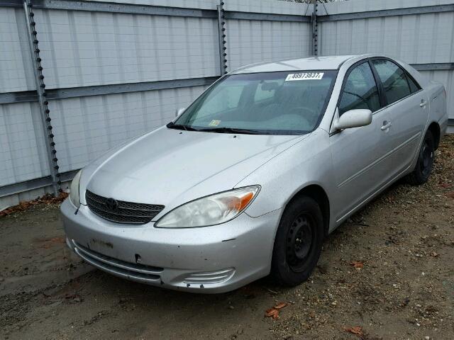 4T1BE32K52U034677 - 2002 TOYOTA CAMRY LE SILVER photo 2