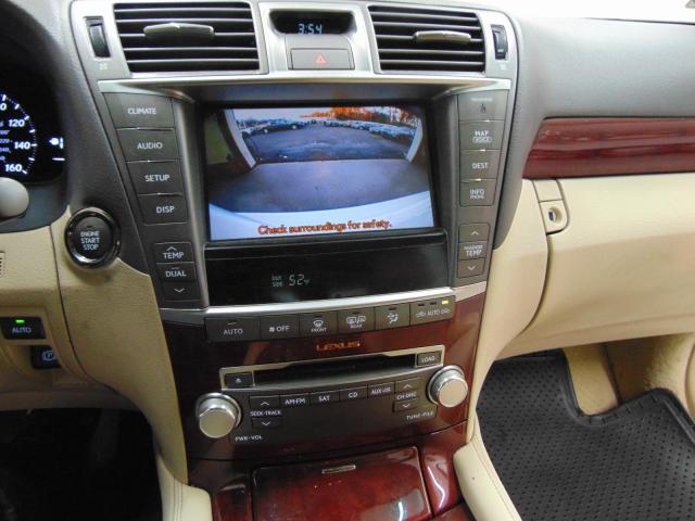 JTHCL5EFXA5005661 - 2010 LEXUS LS 460 WHITE photo 10