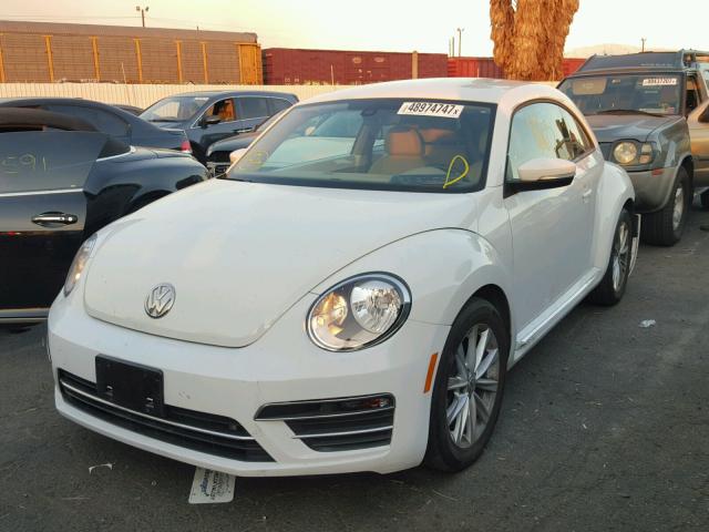 3VWJ17AT3HM607406 - 2017 VOLKSWAGEN BEETLE SE WHITE photo 2