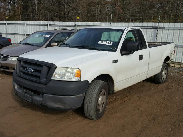 1FTRF12265NB55379 - 2005 FORD F150 WHITE photo 2