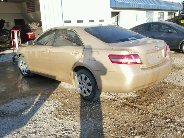 4T1BF3EK2BU708213 - 2011 TOYOTA CAMRY BASE GOLD photo 3