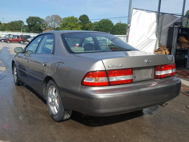 JT8BF28G6Y0268937 - 2000 LEXUS ES 300 SILVER photo 3