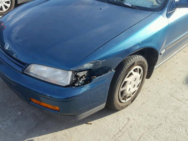 1HGCD5635RA152090 - 1994 HONDA ACCORD LX GREEN photo 9