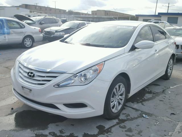 5NPEB4ACXBH211681 - 2011 HYUNDAI SONATA GLS YELLOW photo 2