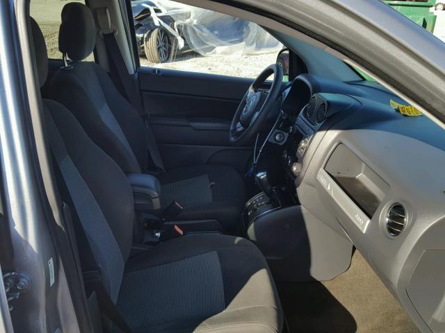 1C4NJDBB8GD522189 - 2016 JEEP COMPASS SP 银色 照片 5