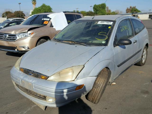 3FAFP31382R199811 - 2002 FORD FOCUS ZX3 SILVER photo 2