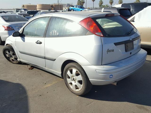 3FAFP31382R199811 - 2002 FORD FOCUS ZX3 SILVER photo 3