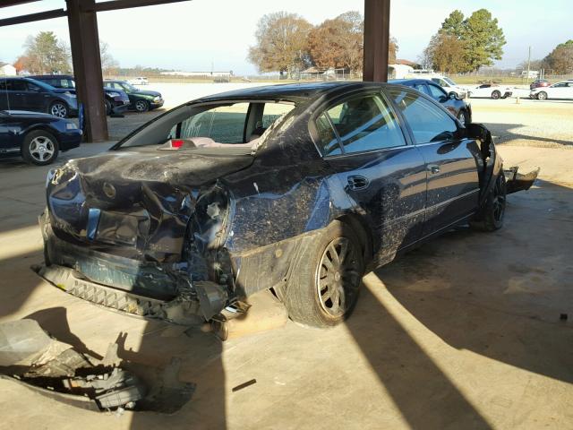 1N4AL11D85C239763 - 2005 NISSAN ALTIMA S BLUE photo 4