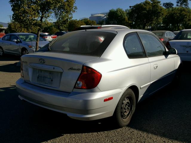 KMHCG35C55U340625 - 2005 HYUNDAI ACCENT GS GRAY photo 4