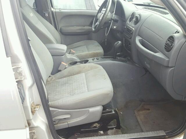 1J4GL38K45W679704 - 2005 JEEP LIBERTY RE SILVER photo 5
