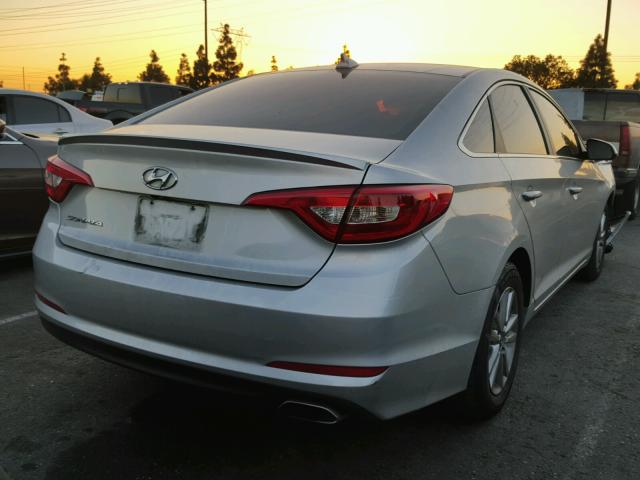 5NPE24AF7GH307527 - 2016 HYUNDAI SONATA SE SILVER photo 4