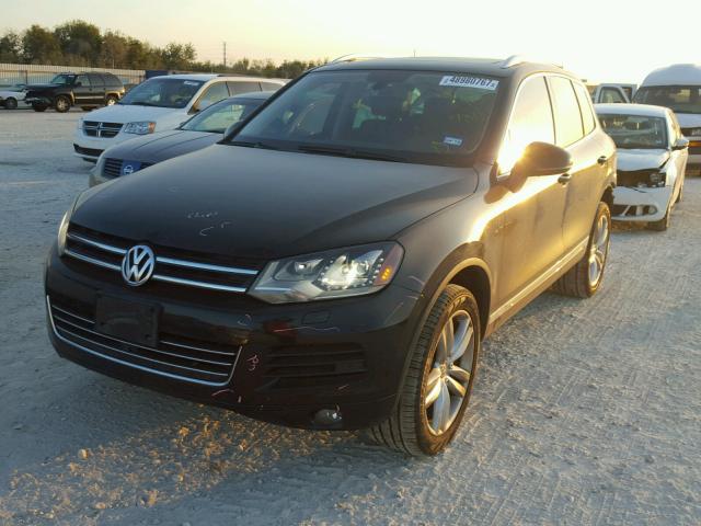 WVGEP9BP4ED003480 - 2014 VOLKSWAGEN TOUAREG V6 BLACK photo 2