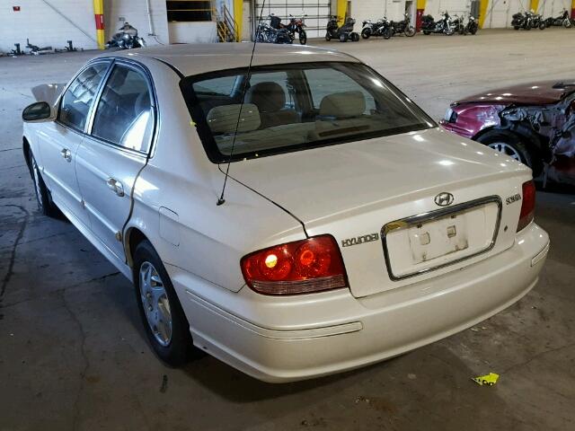 KMHWF25S94A984453 - 2004 HYUNDAI SONATA GL WHITE photo 3