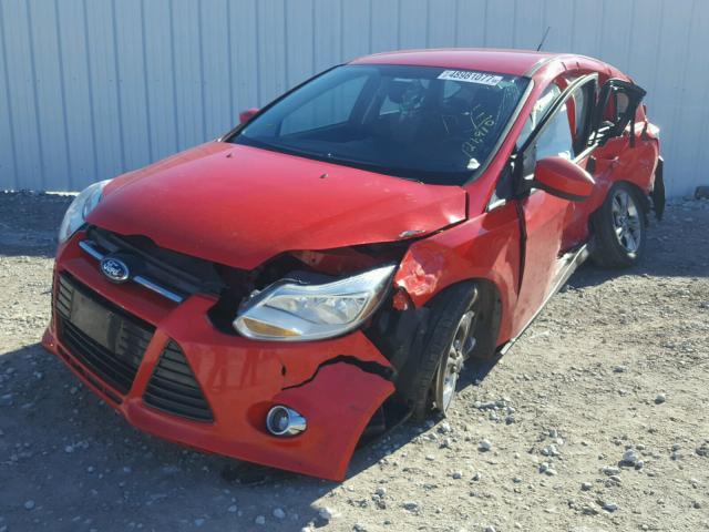 1FAHP3K20CL230595 - 2012 FORD FOCUS SE RED photo 2