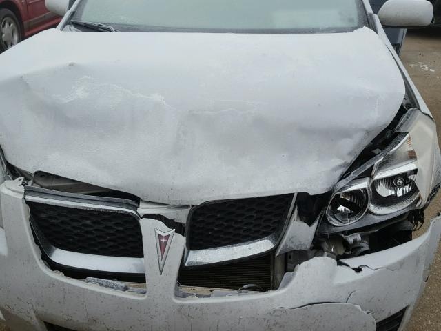 5Y2SP6E81AZ417940 - 2010 PONTIAC VIBE SILVER photo 7