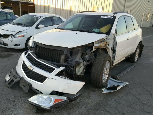 1GNKRGED1BJ373023 - 2011 CHEVROLET TRAVERSE L WHITE photo 2