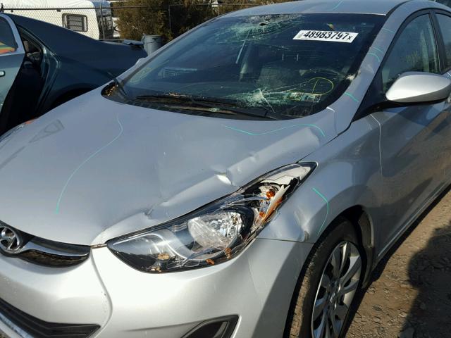 KMHDH4AE5DU502007 - 2013 HYUNDAI ELANTRA GL SILVER photo 9