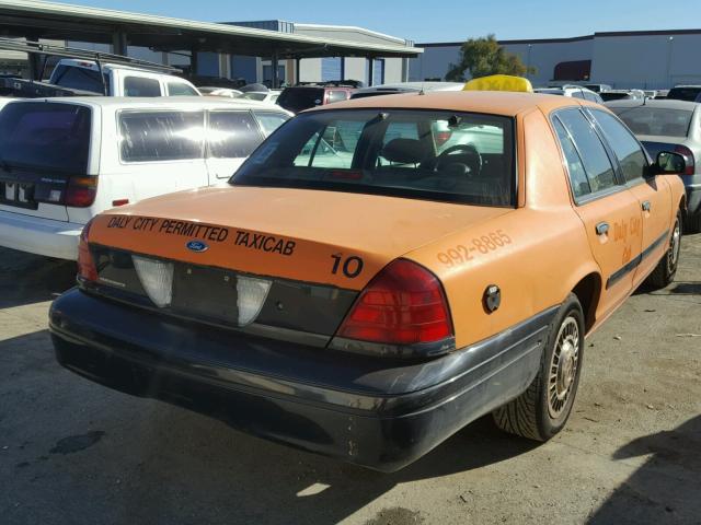 2FAFP71W71X157826 - 2001 FORD CROWN VICT ORANGE photo 4