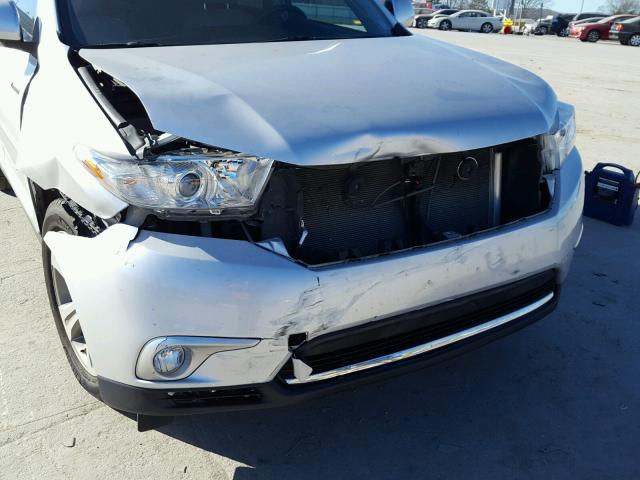 5TDDK3EH0CS129126 - 2012 TOYOTA HIGHLANDER SILVER photo 9