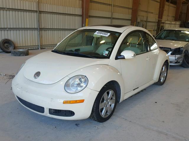 3VWRW31C97M504163 - 2007 VOLKSWAGEN NEW BEETLE Bej foto 2