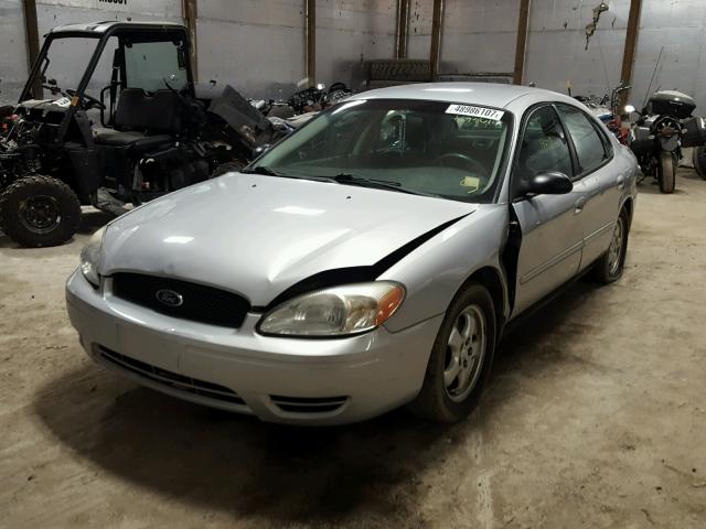 1FAFP532X5A174438 - 2005 FORD TAURUS SE SILVER photo 2