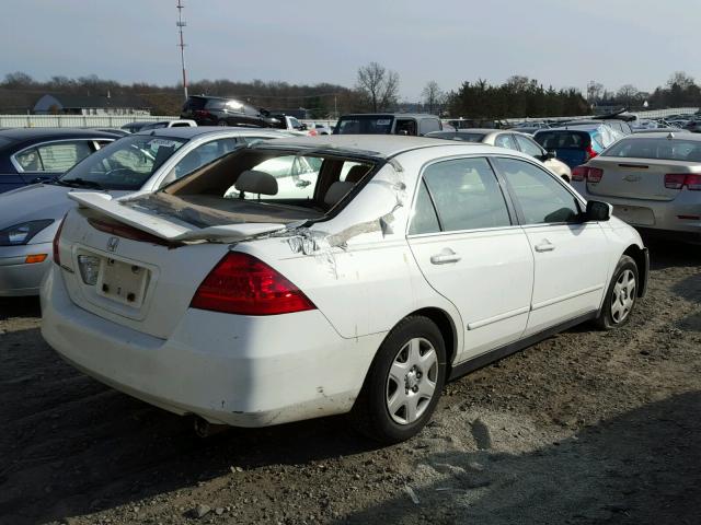 1HGCM564X7A024546 - 2007 HONDA ACCORD LX WHITE photo 4