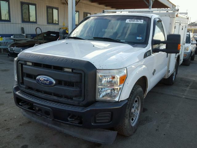 1FTBF2AT5BEA67209 - 2011 FORD F250 SUPER WHITE photo 2