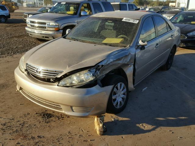 4T1BE32K65U432615 - 2005 TOYOTA CAMRY LE GOLD photo 2