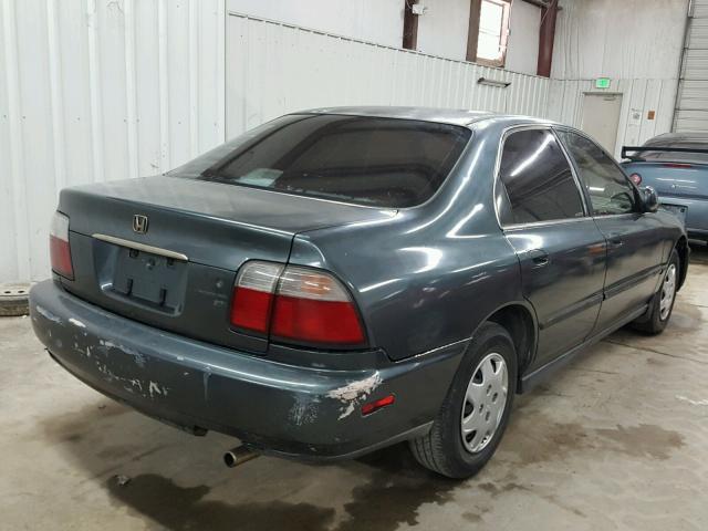 1HGCD563XVA023482 - 1997 HONDA ACCORD LX BLUE photo 4