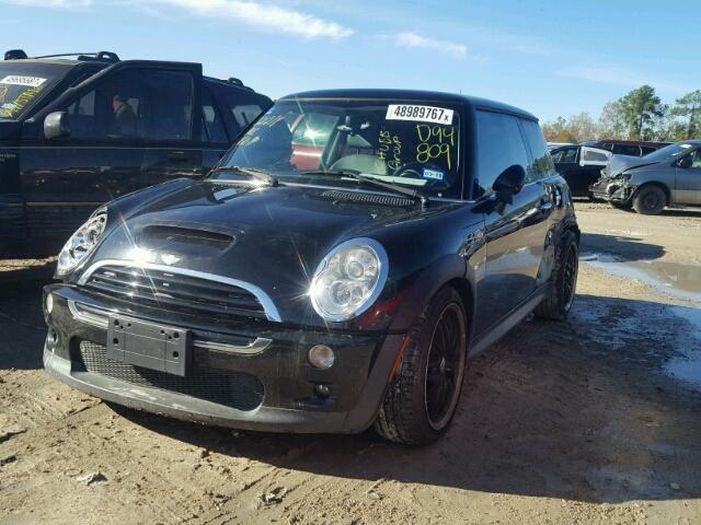 WMWRE33425TD94809 - 2005 MINI COOPER S BLACK photo 2