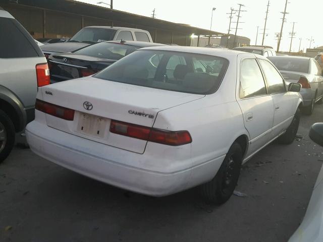 4T1BG22K9VU810947 - 1997 TOYOTA CAMRY CE WHITE photo 4