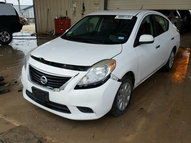 3N1CN7AP4DL824095 - 2013 NISSAN VERSA S WHITE photo 2