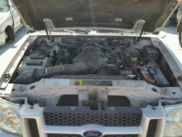 1FMZU70E33UB26720 - 2003 FORD EXPLORER S SILVER photo 7