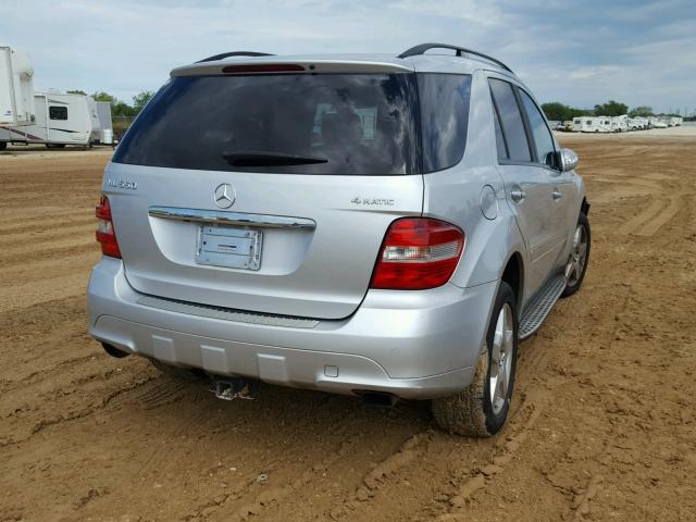 4JGBB72E38A307684 - 2008 MERCEDES-BENZ ML 550 SILVER photo 4