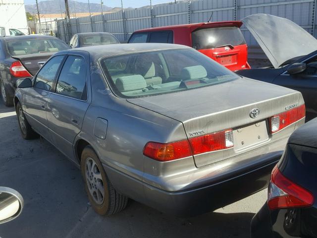 JT2BG22K5Y0388474 - 2000 TOYOTA CAMRY CE GRAY photo 3