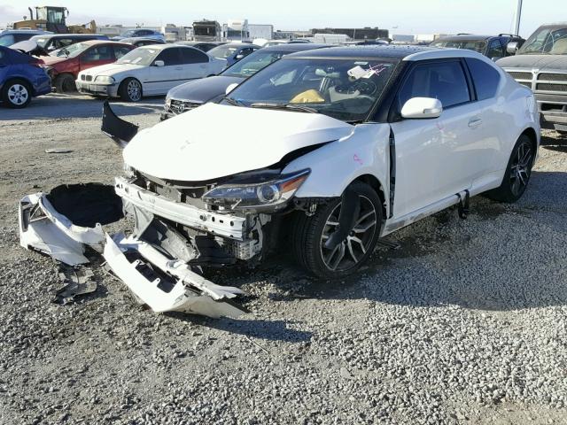 JTKJF5C71FJ005339 - 2015 TOYOTA SCION TC WHITE photo 2