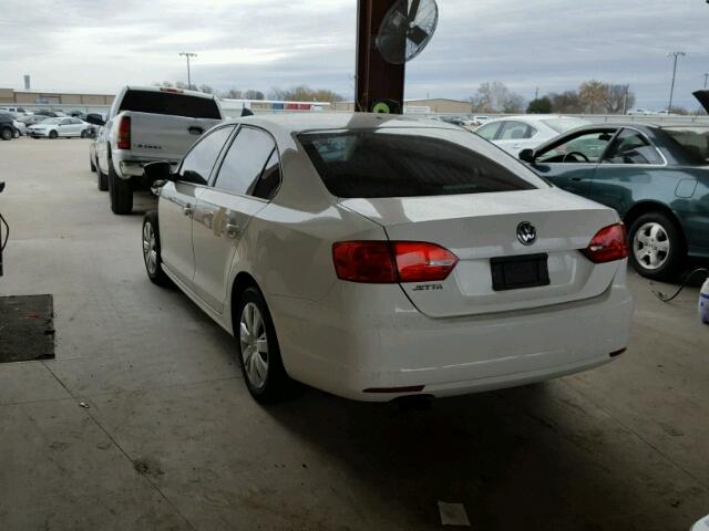 3VW2K7AJ8CM338327 - 2012 VOLKSWAGEN JETTA BASE WHITE photo 3