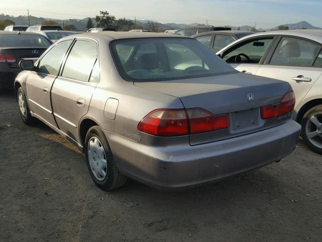 1HGCG667XYA133646 - 2000 HONDA ACCORD EX SILVER photo 3