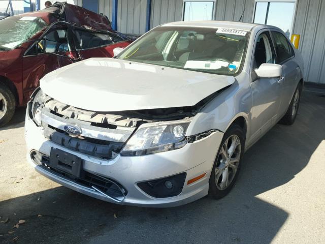 3FAHP0HA4CR303921 - 2012 FORD FUSION SE SILVER photo 2