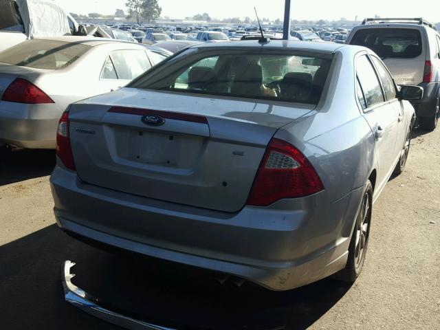 3FAHP0HA4CR303921 - 2012 FORD FUSION SE SILVER photo 4