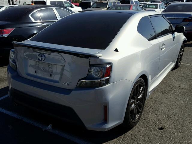 JTKJF5C72E3072390 - 2014 TOYOTA SCION TC 银色 照片 4