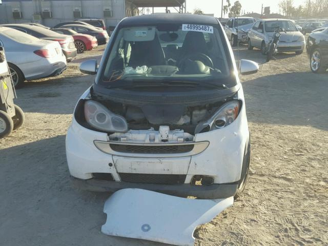 WMEEJ3BA8CK569618 - 2012 SMART FORTWO PUR WHITE photo 9