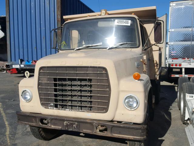 N76WVX89709 - 1977 FORD DUMP TRUCK BROWN photo 2