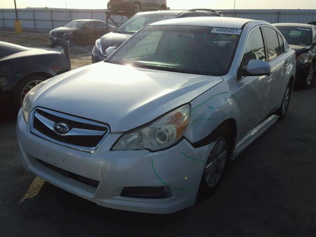 4S3BMBB62A3223778 - 2010 SUBARU LEGACY 2.5 WHITE photo 2