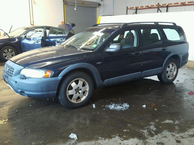 YV1SZ58D111007788 - 2001 VOLVO V70 XC BLUE photo 2