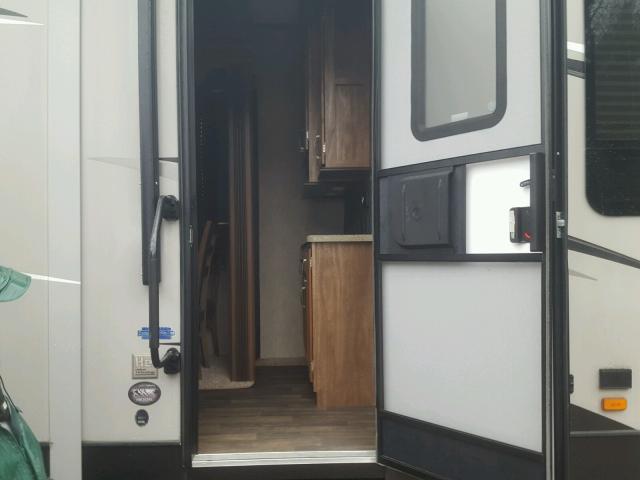 4YDF30520FA740949 - 2015 KEYSTONE MONTANA BROWN photo 5